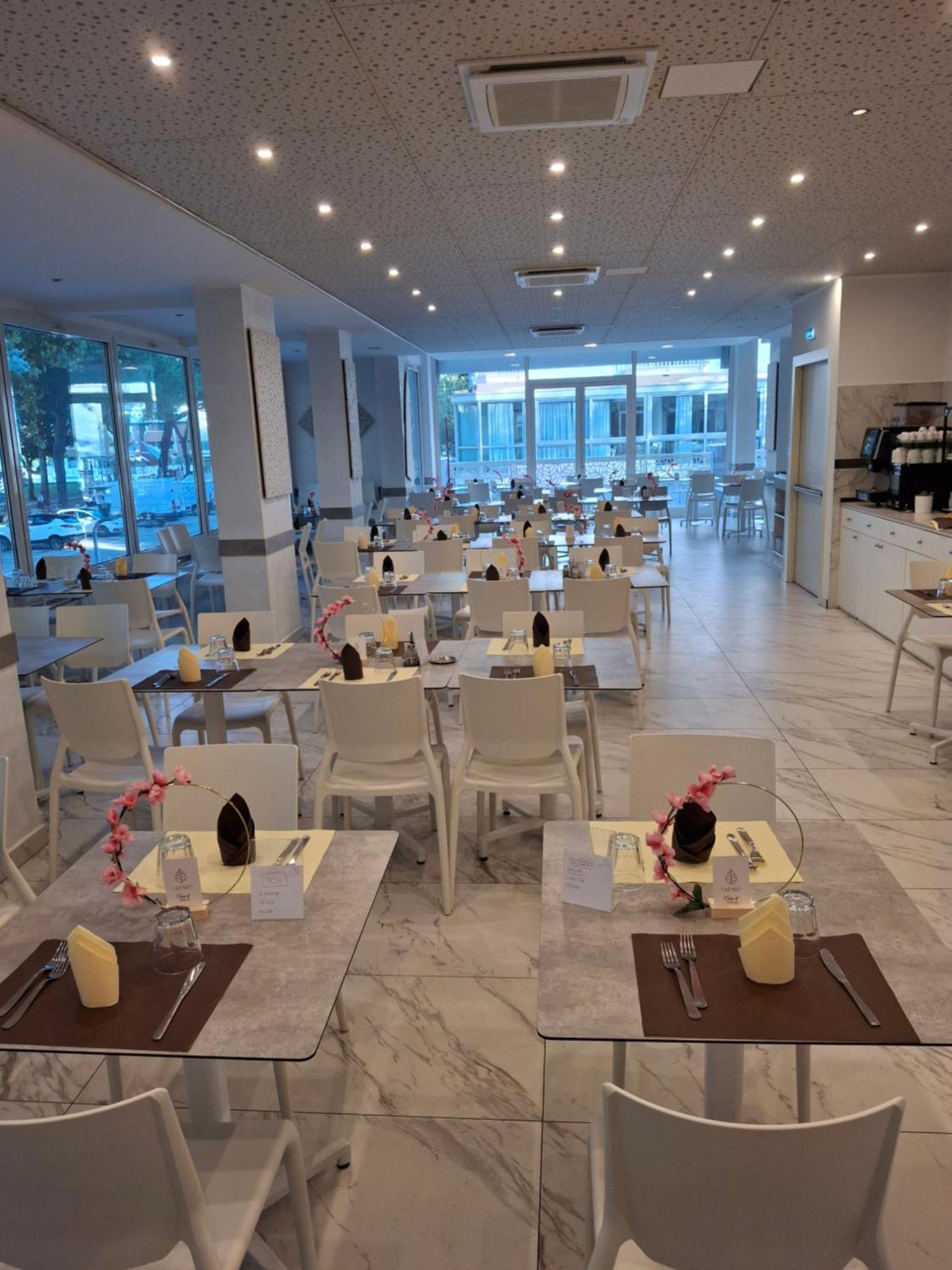 רימיני Hotel Caravel Park מראה חיצוני תמונה
