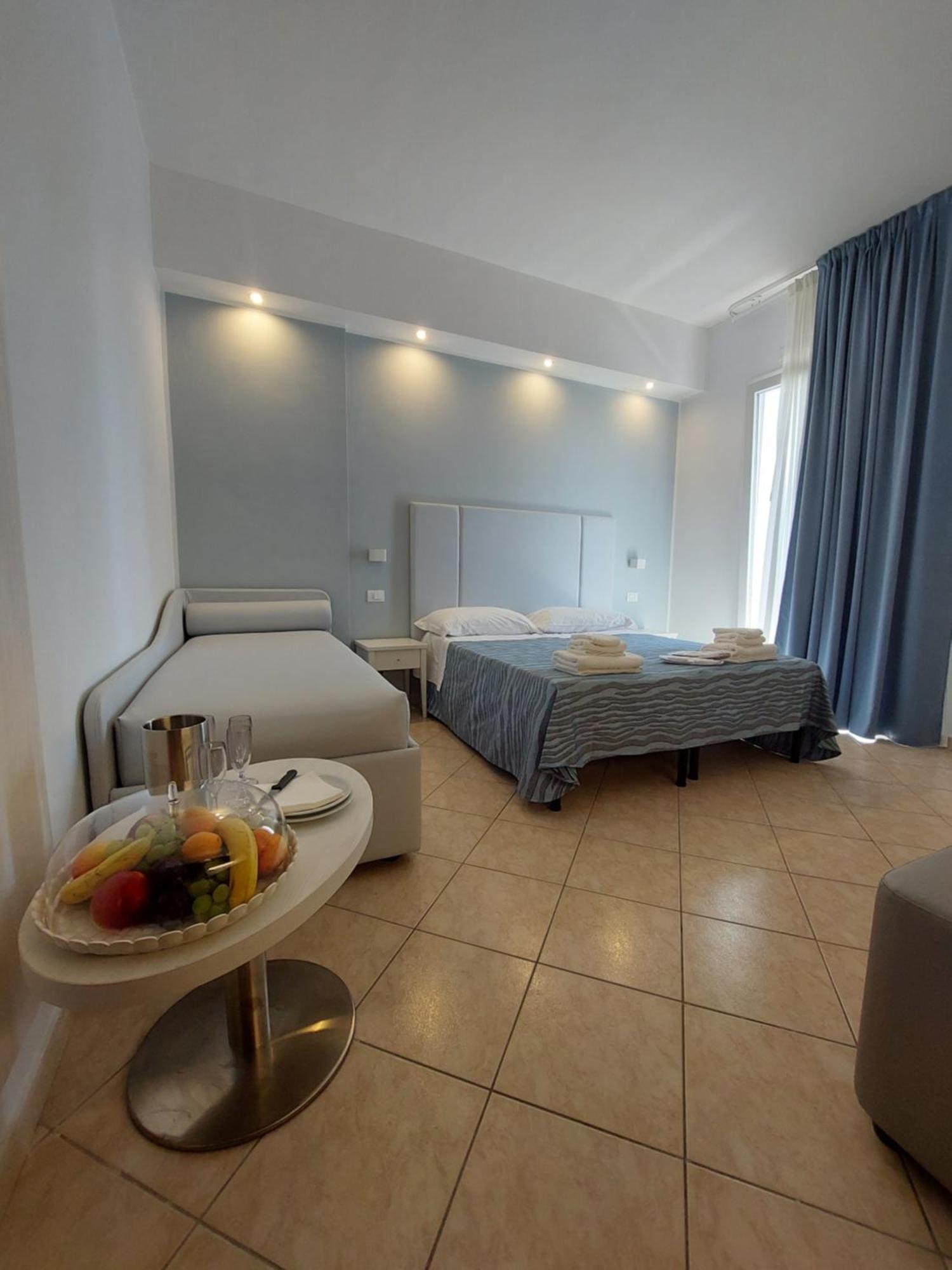 רימיני Hotel Caravel Park מראה חיצוני תמונה