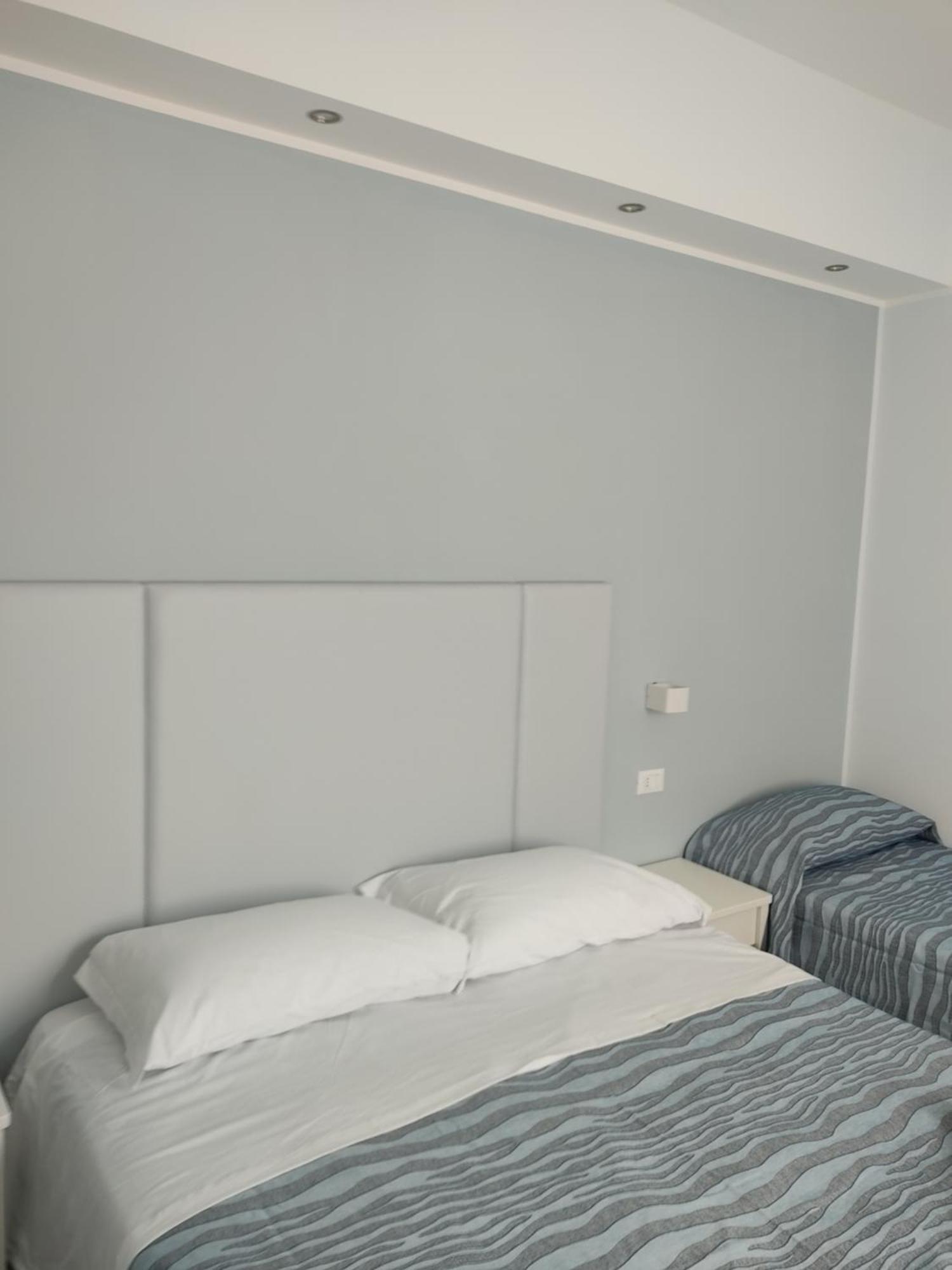 רימיני Hotel Caravel Park מראה חיצוני תמונה