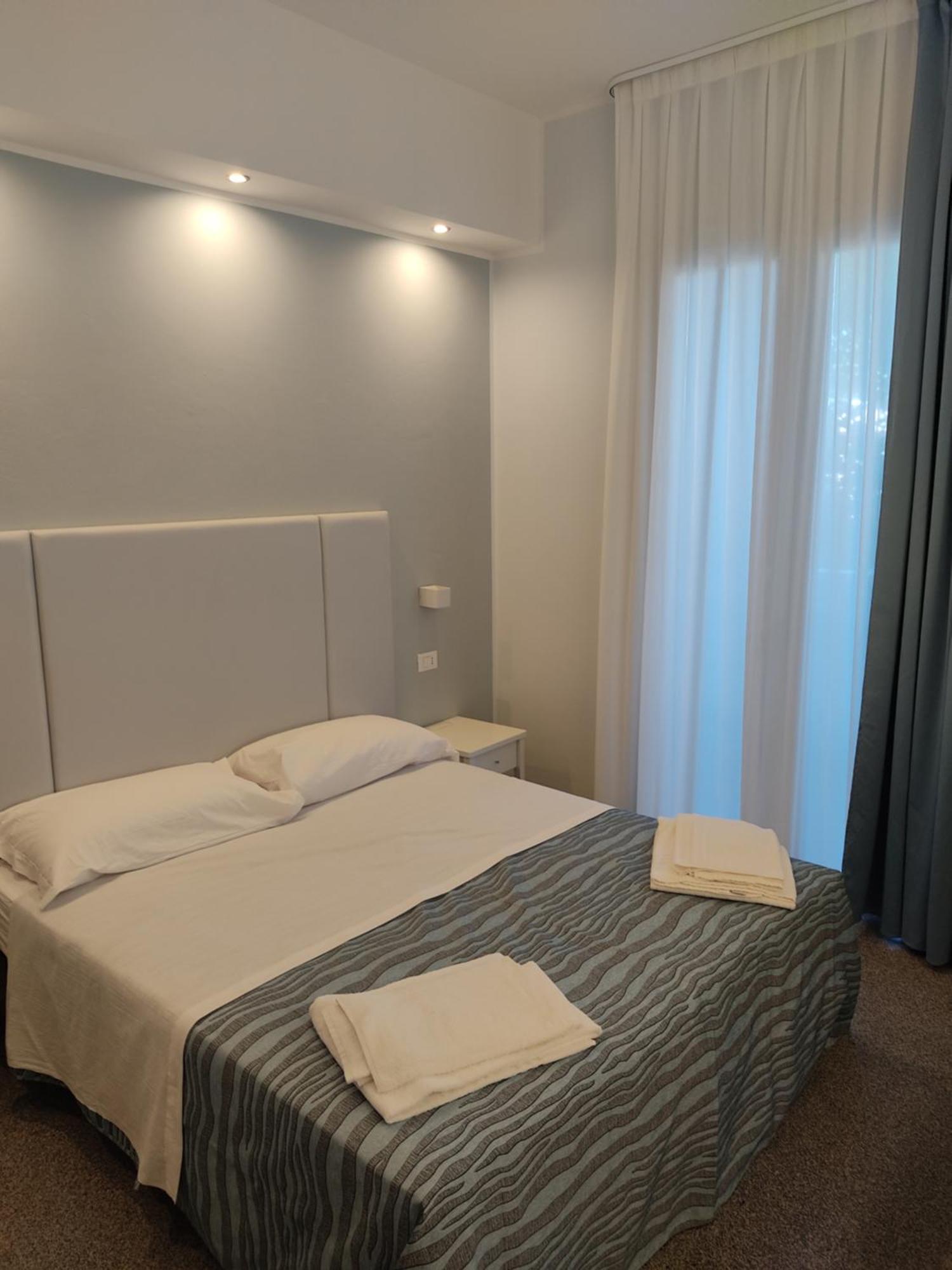 רימיני Hotel Caravel Park מראה חיצוני תמונה