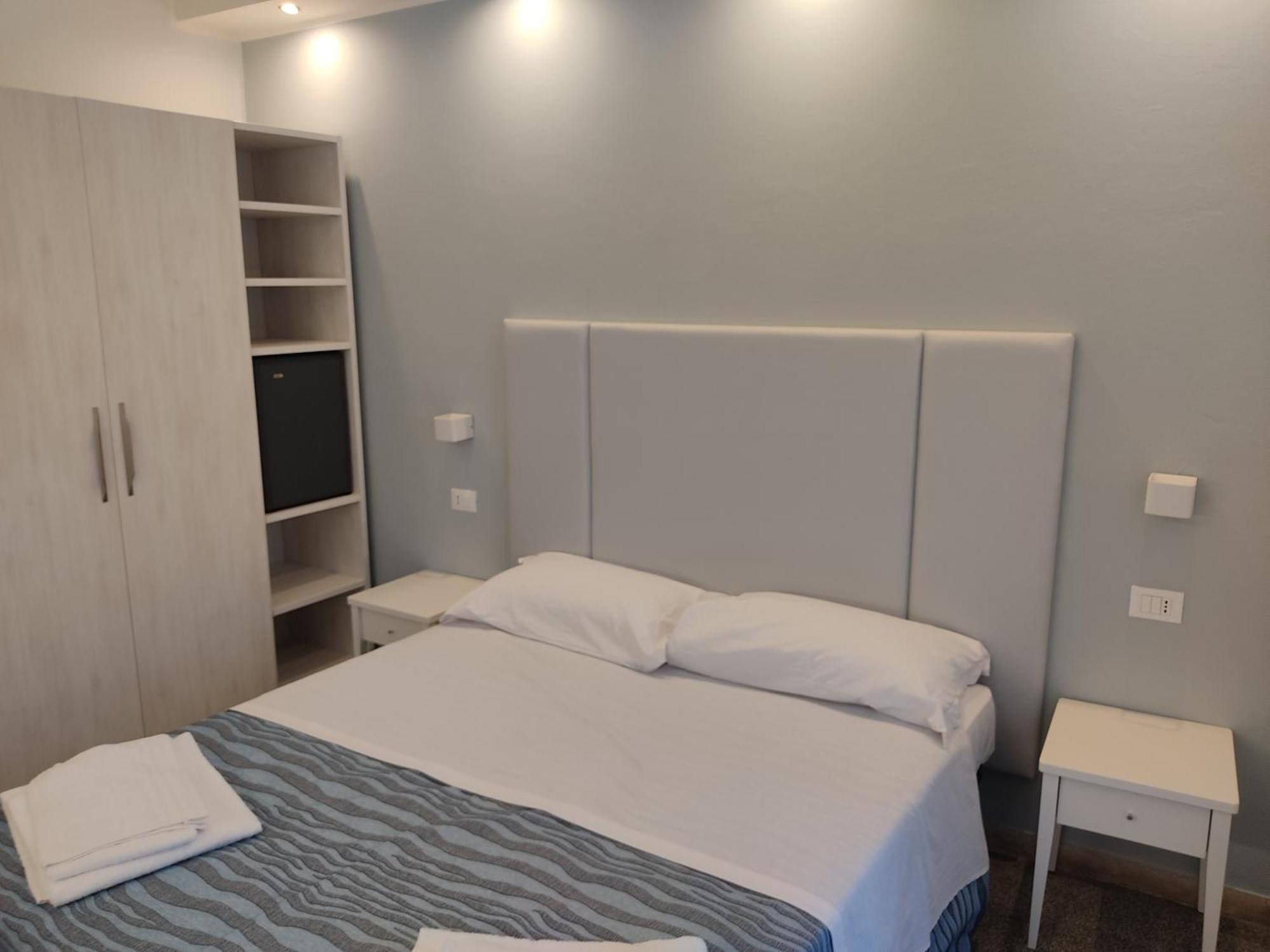 רימיני Hotel Caravel Park מראה חיצוני תמונה