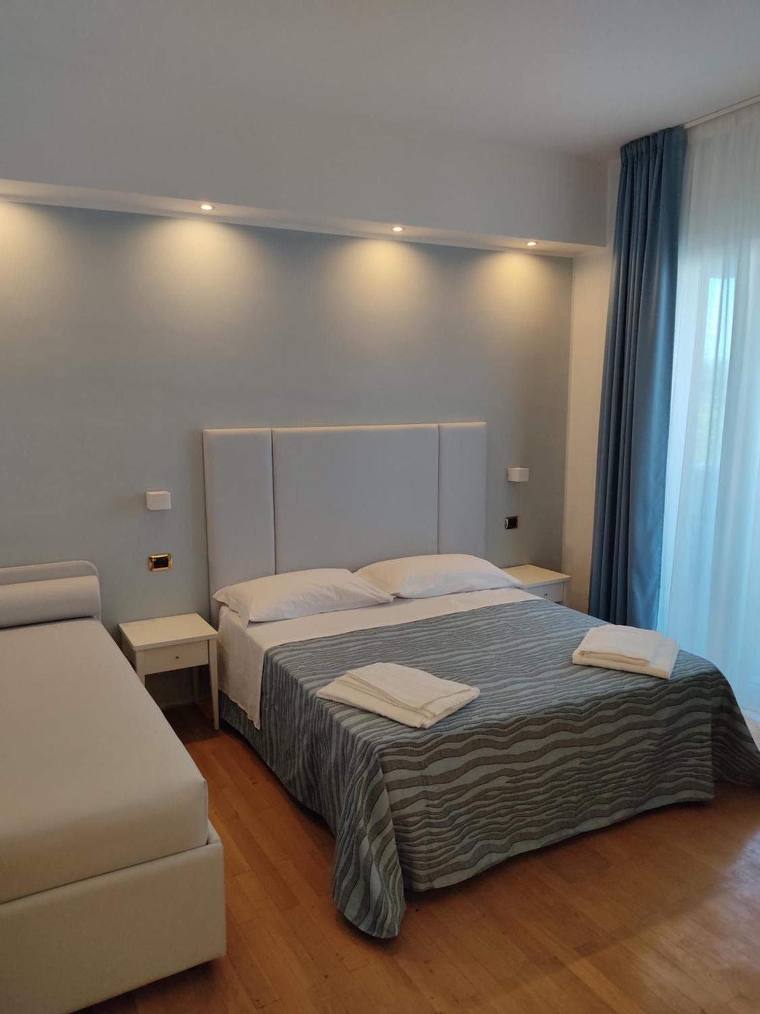 רימיני Hotel Caravel Park מראה חיצוני תמונה